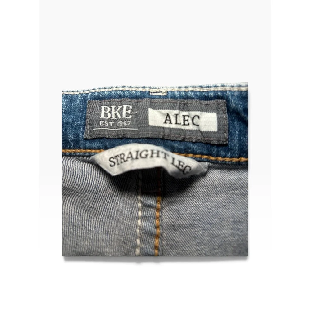 BKE Alec Straight Leg Distressed Jeans Medium Wash 31x32 Tag 31R Fits Men's
